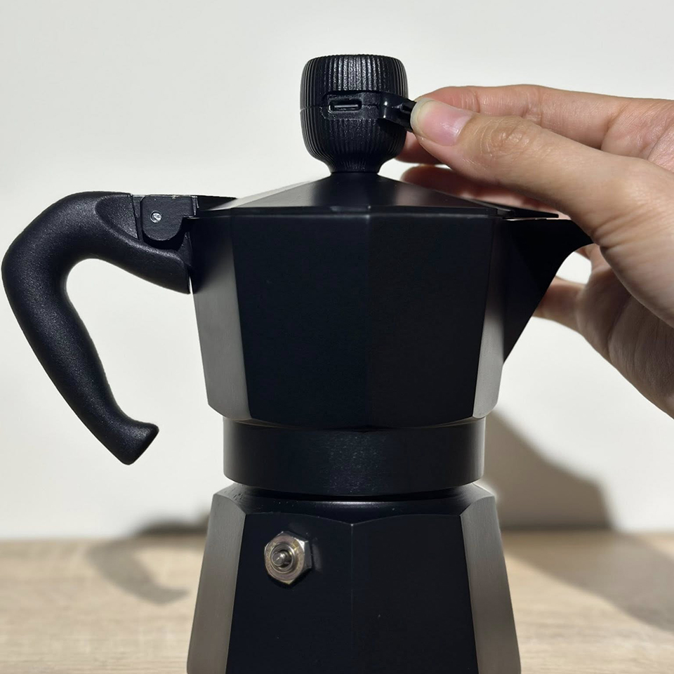 Ấm Bialetti Moka Express Stranger Things (1) Ấm Bialetti Moka Express Stranger Things (1)